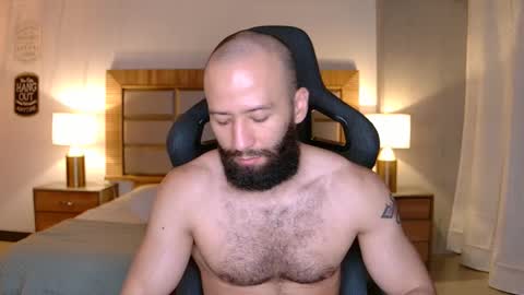 Snapshot of justin_hton chatting on 11/29/25, 12:35 Justin online show from 11/29/25, 12:35