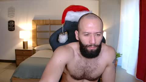 Snapshot of justin_hton chatting on 12/01/25, 11:59 Justin online show from 12/01/25, 11:59