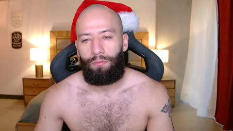 Snapshot of justin_hton chatting on 12/05/25, 11:41 Justin online show from 12/05/25, 11:41