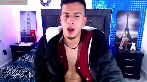Snapshot of justin_melendez chatting on 01/06/25, 08:03 JUSTIN online show from 01/06/25, 08:03
