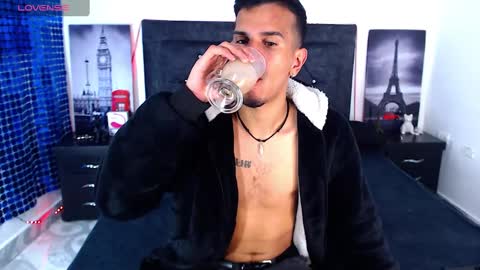 Snapshot of justin_melendez chatting on 02/12/25, 04:54 JUSTIN online show from 02/12/25, 04:54