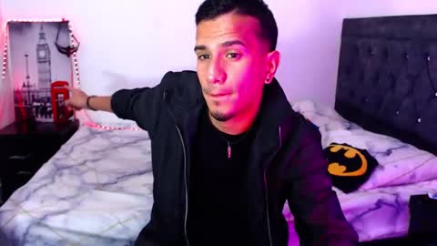 Snapshot of justin_melendez chatting on 09/20/25, 04:30 JUSTIN online show from 09/20/25, 04:30