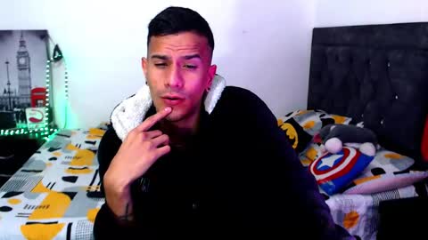 Snapshot of justin_melendez chatting on 10/12/25, 03:27 JUSTIN online show from 10/12/25, 03:27