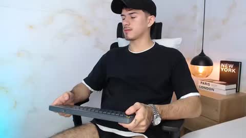 Justin online show from 12/02/25, 07:53