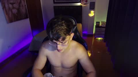 Snapshot of justin_trevor chatting on 10/24/25, 11:01 Justin trevor online show from 10/24/25, 11:01