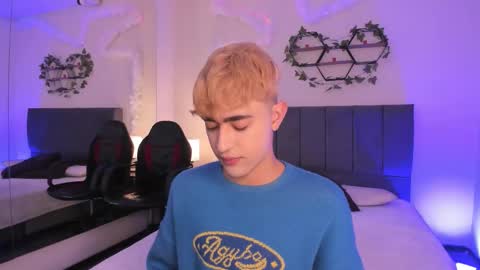 Snapshot of justinbe_ chatting on 11/01/25, 11:23 Justin online show from 11/01/25, 11:23