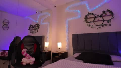 Snapshot of justinbe_ chatting on 11/05/25, 11:21 Justin online show from 11/05/25, 11:21