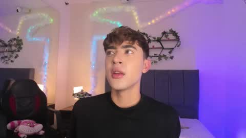 Snapshot of justinbe_ chatting on 12/22/25, 11:29 Justin online show from 12/22/25, 11:29