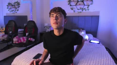 Snapshot of justinbe_ chatting on 01/05/26, 05:27 Justin online show from 01/05/26, 05:27