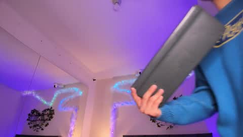 Snapshot of justinbe_ chatting on 01/10/26, 11:23 Justin online show from 01/10/26, 11:23