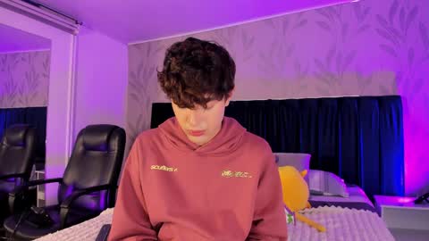 Snapshot of justinbe_ chatting on 04/05/26, 12:52 Justin online show from 04/05/26, 12:52