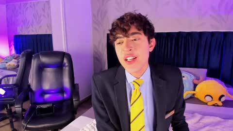 Snapshot of justinbe_ chatting on 04/07/26, 12:44 Justin online show from 04/07/26, 12:44