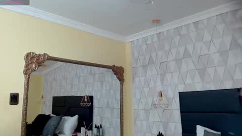 Justine online show from 02/24/25, 04:05