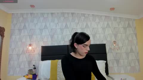 Justine online show from 10/18/25, 04:59