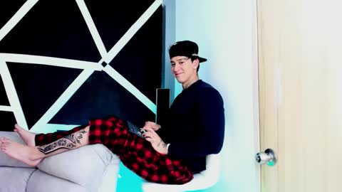 justinfuller_31 online show from 10/20/25, 06:30