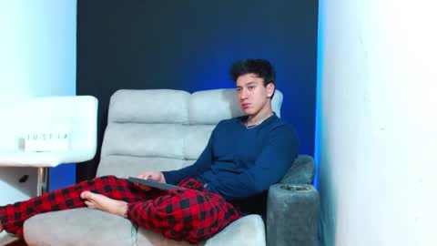 Snapshot of justinfuller_31 chatting on 02/17/26, 06:54 justinfuller_31 online show from 02/17/26, 06:54