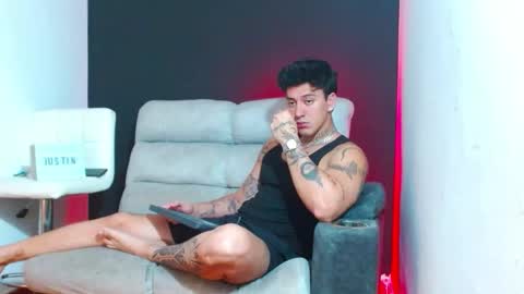 Snapshot of justinfuller_31 chatting on 02/19/26, 09:00 justinfuller_31 online show from 02/19/26, 09:00