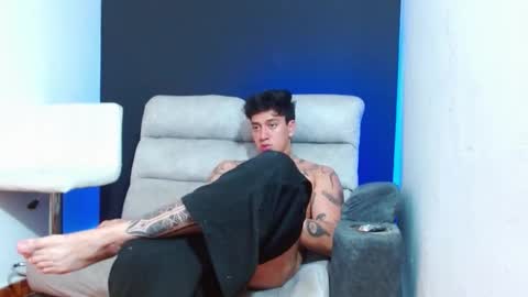 Snapshot of justinfuller_31 chatting on 03/16/26, 05:44 justinfuller_31 online show from 03/16/26, 05:44