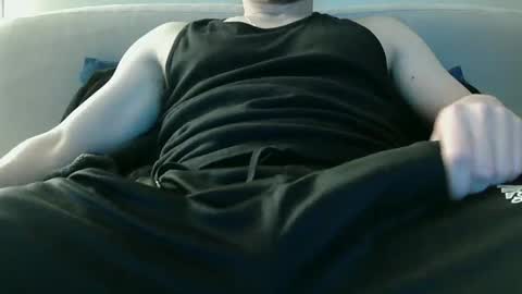 Snapshot of justinjaybee69 chatting on 03/05/25, 11:05 Justinjaybee online show from 03/05/25, 11:05