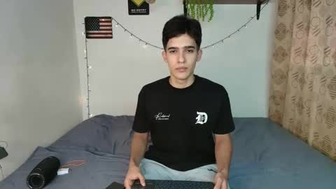 Snapshot of justinsinner1 chatting on 02/15/25, 10:21 justinsinner1 online show from 02/15/25, 10:21