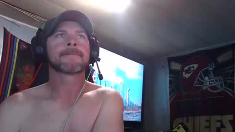 Snapshot of justinwam chatting on 12/29/24, 07:28 new here lets have fun online show from 12/29/24, 07:28