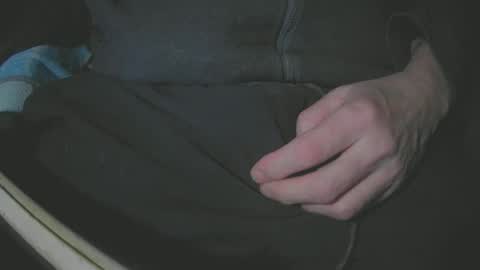 Snapshot of justme39057 chatting on 01/05/25, 05:09 Justme39057 online show from 01/05/25, 05:09