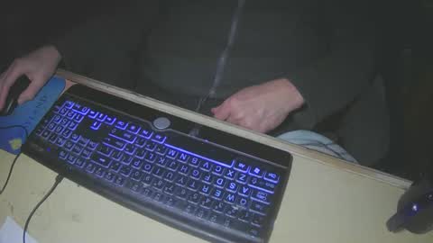 Snapshot of justme39057 chatting on 01/12/25, 05:11 Justme39057 online show from 01/12/25, 05:11