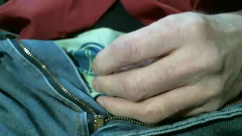 Snapshot of justme39057 chatting on 01/17/25, 11:51 Justme39057 online show from 01/17/25, 11:51