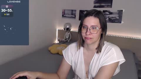 Julie online show from 01/12/25, 05:34