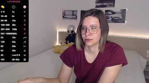 Julie online show from 03/11/25, 05:05