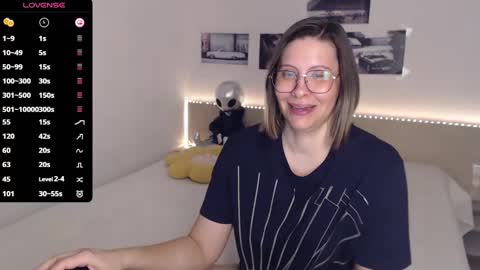 Julie online show from 03/12/25, 05:13