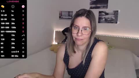 Snapshot of justmexy7 chatting on 11/14/25, 05:11 Julie online show from 11/14/25, 05:11