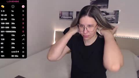 Snapshot of justmexy7 chatting on 11/21/25, 05:06 Julie online show from 11/21/25, 05:06