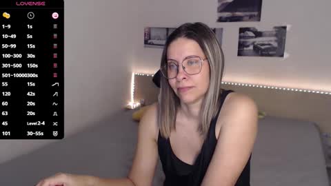 Snapshot of justmexy7 chatting on 11/25/25, 05:29 Julie online show from 11/25/25, 05:29