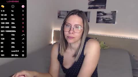 Snapshot of justmexy7 chatting on 11/28/25, 05:21 Julie online show from 11/28/25, 05:21