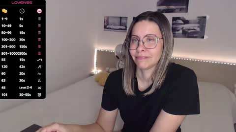 Snapshot of justmexy7 chatting on 12/19/25, 05:03 Julie online show from 12/19/25, 05:03