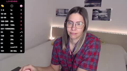 Snapshot of justmexy7 chatting on 12/20/25, 05:14 Julie online show from 12/20/25, 05:14