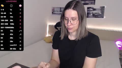 Snapshot of justmexy7 chatting on 04/08/26, 04:12 Julie online show from 04/08/26, 04:12