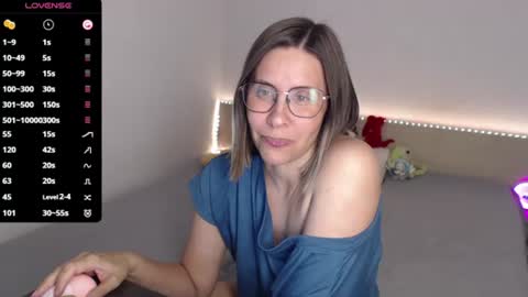 Snapshot of justmexy7 chatting on 07/10/26, 04:20 Julie online show from 07/10/26, 04:20