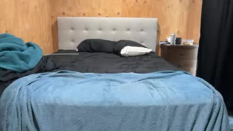 Snapshot of justmoresluts chatting on 04/04/26, 09:01 justmoresluts online show from 04/04/26, 09:01