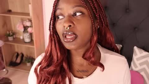 Snapshot of justnala_ chatting on 11/03/25, 02:40 Nala online show from 11/03/25, 02:40