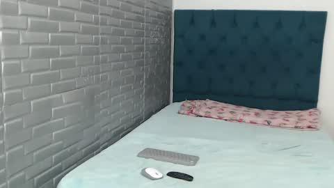 Snapshot of juviaandgray chatting on 12/27/24, 02:14 juviaandgray online show from 12/27/24, 02:14