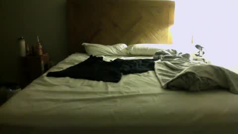 Snapshot of jwill10000 chatting on 09/17/25, 10:39 J and Sugar snap pea online show from 09/17/25, 10:39