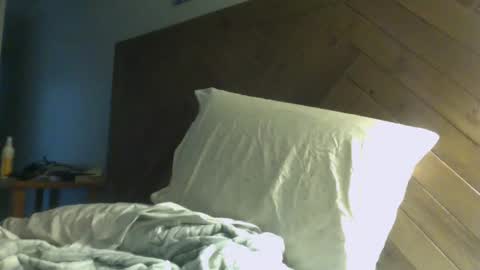 J and Sugar snap pea online show from 03/12/26, 02:07