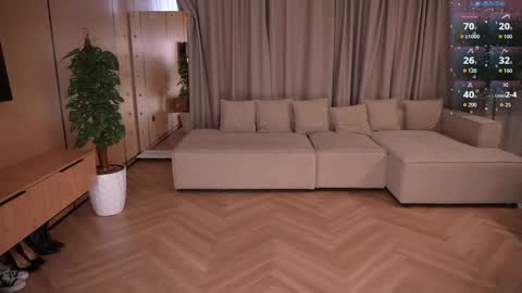 Snapshot of k_kimikooo chatting on 12/20/25, 04:30 Amely online show from 12/20/25, 04:30