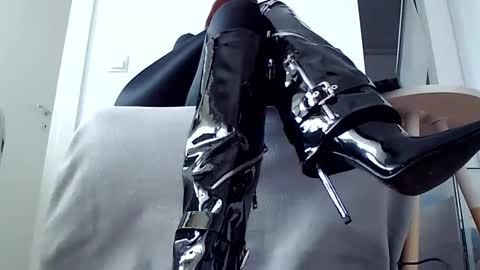 Snapshot of k_queen36 chatting on 03/02/26, 01:29 k_queen36 online show from 03/02/26, 01:29