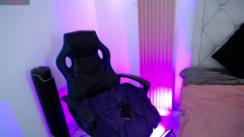 Snapshot of kaatcute chatting on 04/23/26, 04:03 Kat online show from 04/23/26, 04:03