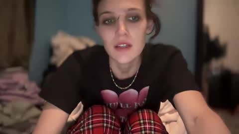 Snapshot of kaceelynn chatting on 02/04/25, 04:39 Kac online show from 02/04/25, 04:39