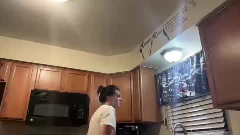 Snapshot of kaceelynn chatting on 10/12/25, 11:37 Kac online show from 10/12/25, 11:37