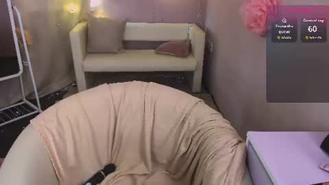 Snapshot of kacey_love chatting on 07/14/26, 10:21 Kacey online show from 07/14/26, 10:21